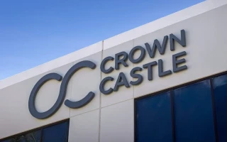 Crown Castle's Contradictory Upgrade: Dissecting the RBC Signal and Lowered Price Target