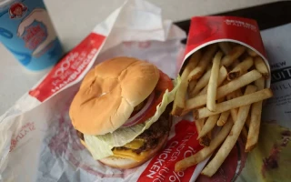 Wendy's Iowa City Closures: Senate Democrats, Shutdowns, and What We Know